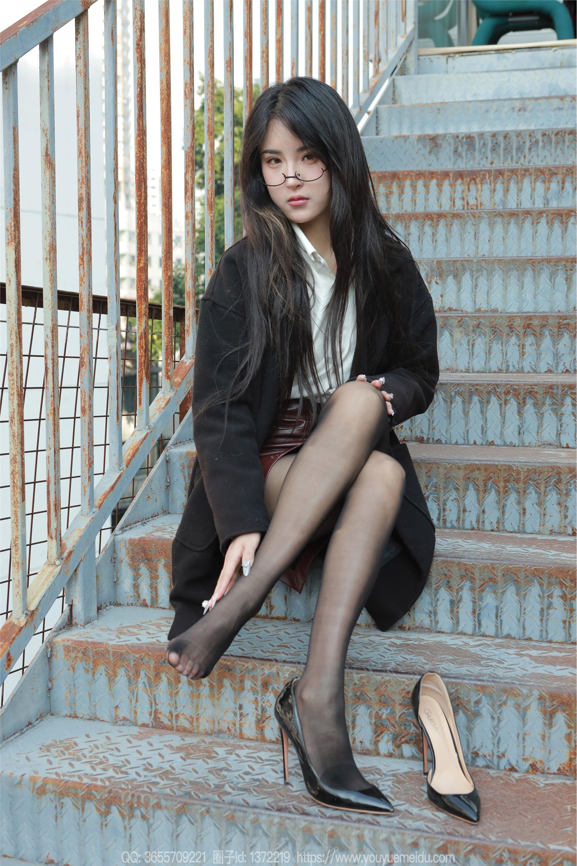 IESS异思趣向  2024.12.22 丝享家 1930 小宝《眼镜美女》